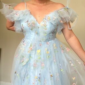 Light blue etherial dress with flower embroidery, size 4 and brand new